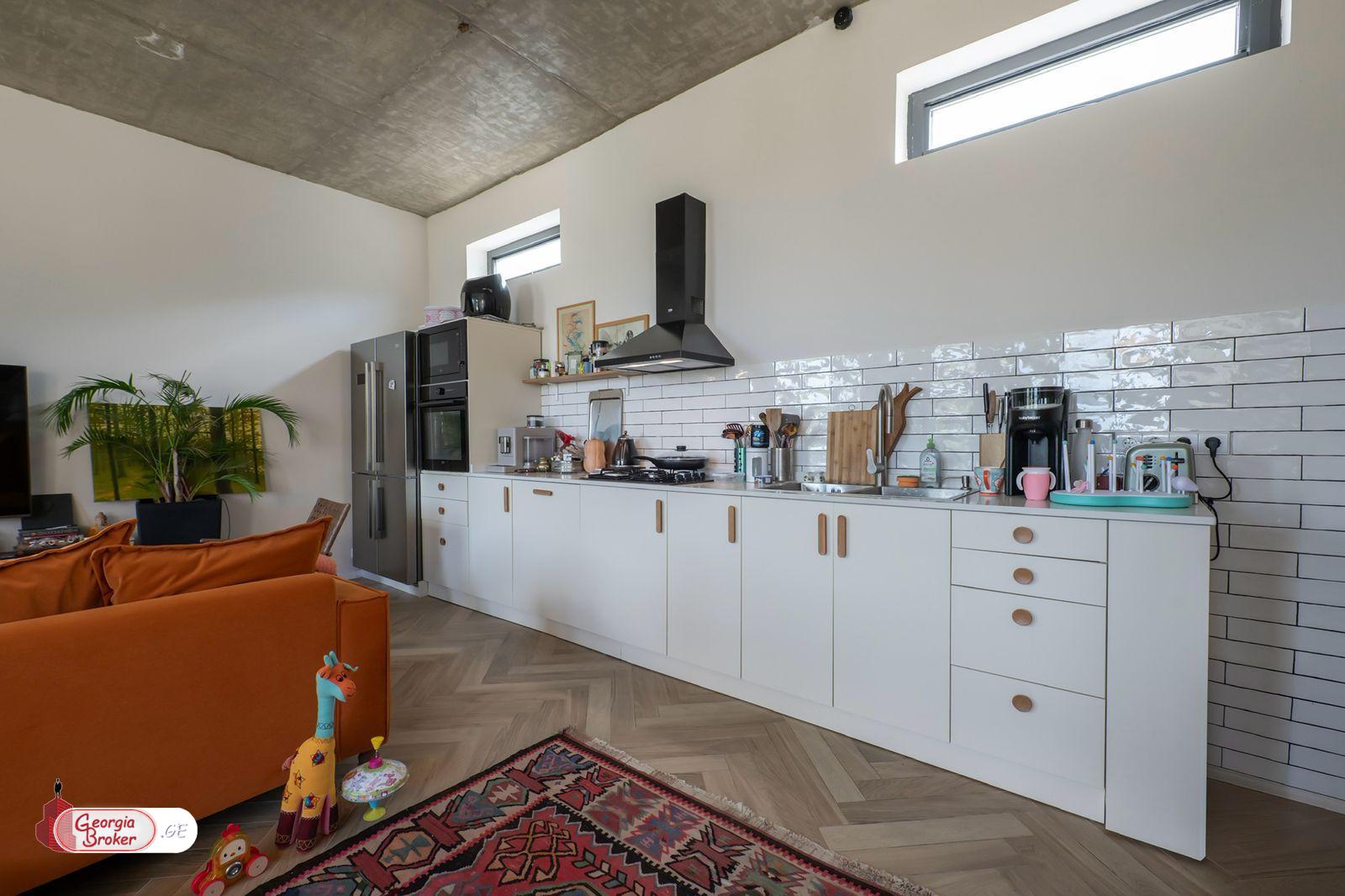 nearly repaired 8-room house for sale